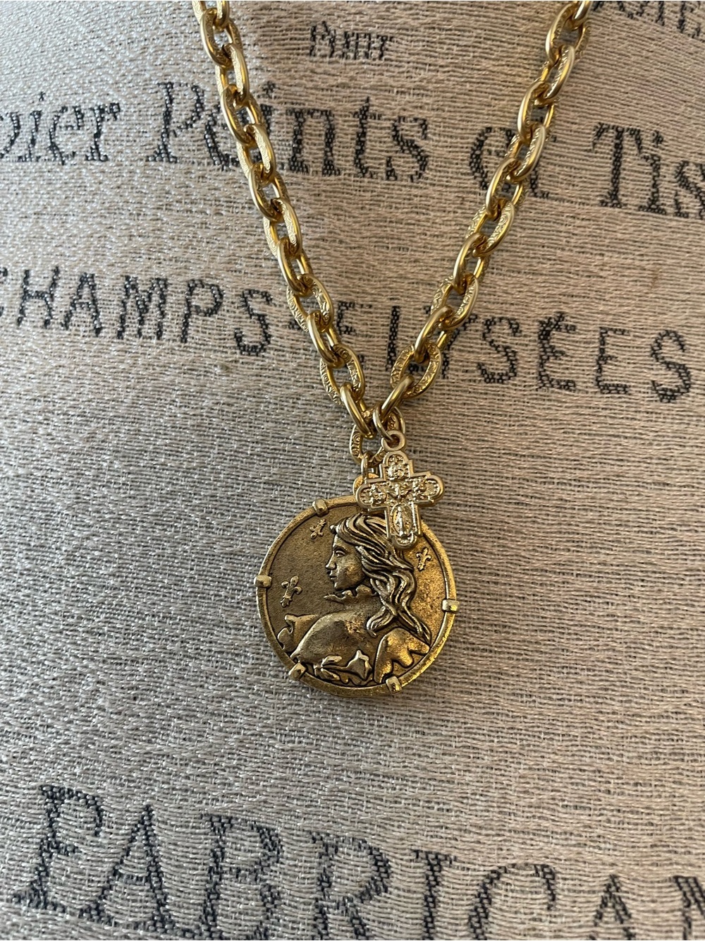 Joan of Arc Gold Medallion necklace. - Picture 2 of 3